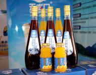 本地特色產品五龍口飲品飲品在優質果蔬原產地甄選上等的食材入料，在順應大眾對產品營養和口感雙重需求的前提下，融合傳統鮮榨工藝與現代科技，最大限度地保留果蔬的天然成分，最大限度地保持果蔬的芬芳。
