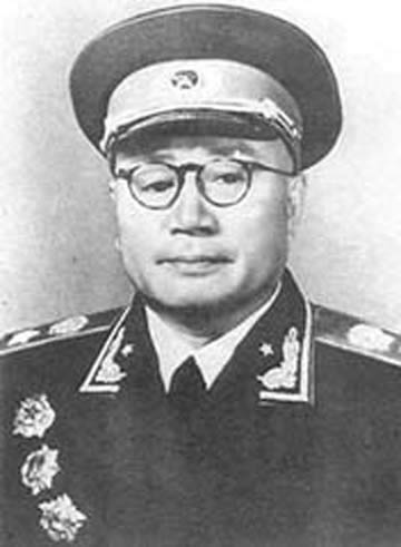 劉佰承之女到正陽縣尋訪劉鄧大軍千里挺近大別山戰斗足跡