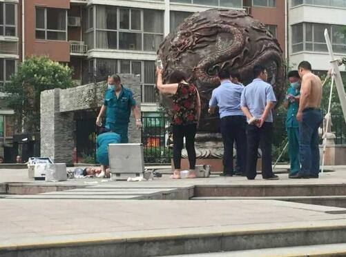 5歲男孩小區噴泉嬉水遭電擊身亡
