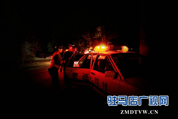 帶領出警隊抓獲盜竊嫌疑人.jpg