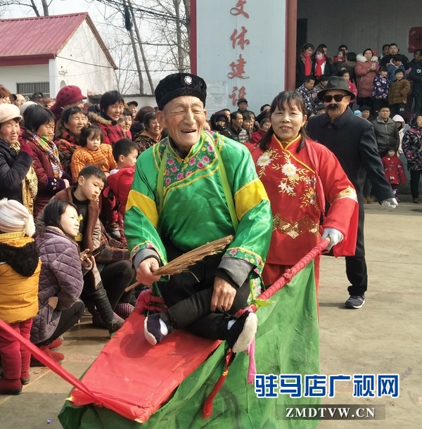  西平縣專探鄉水泉汪村舉辦元宵節文藝匯演