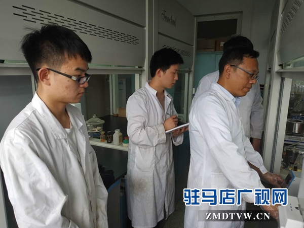 白文科：兢兢業業書寫科研人生