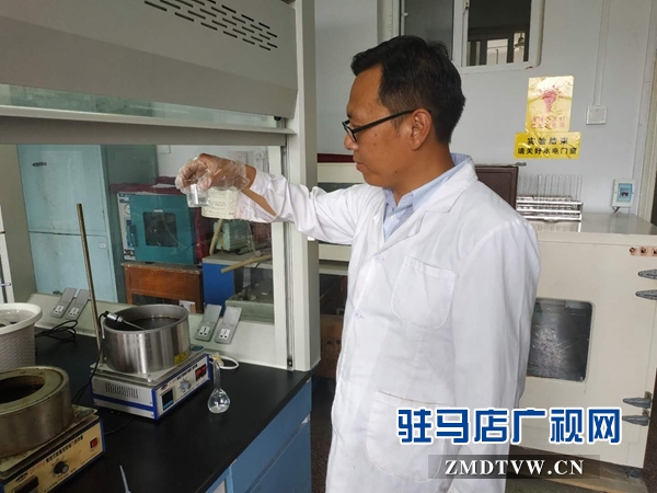 白文科：兢兢業業書寫科研人生