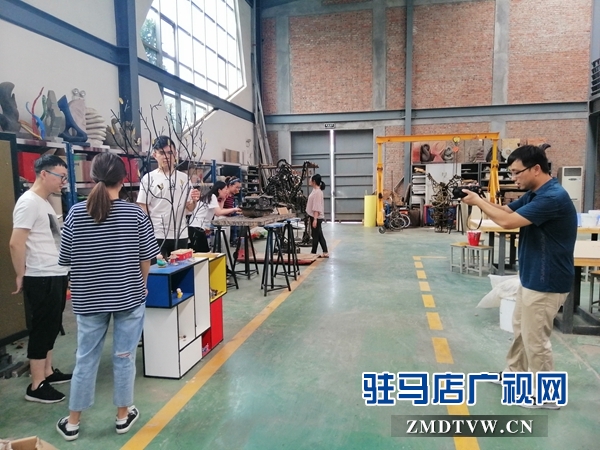 黃淮學院攝影作品首次入選第十二屆中國藝術節