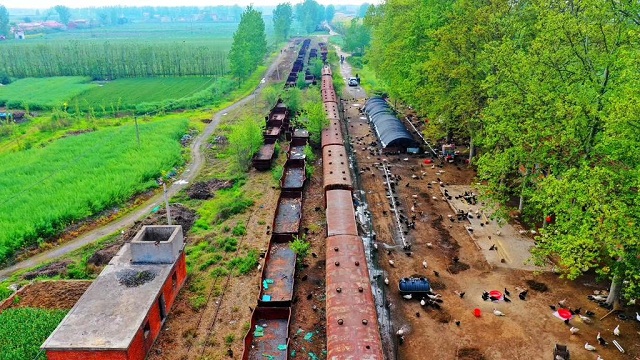 隨著汽車等新型運輸方式的出現，窄軌小火車逐漸轉為貨運直至完全停止運行。