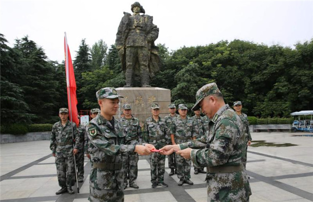 駐馬店市驛城區民兵無人機偵察救援排接受革命軍史教育
