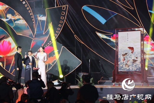宿鴨湖畔慶豐收 梁祝故里話振興 2020中國農民豐收節——第三屆中國農民電影節在汝南縣開幕