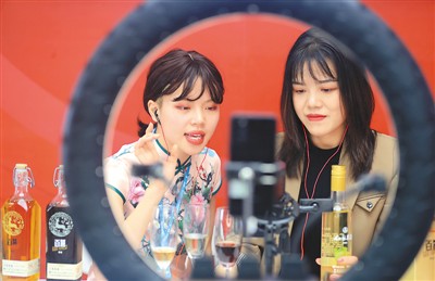多部門印發方案:擴內需促消費出真招實招