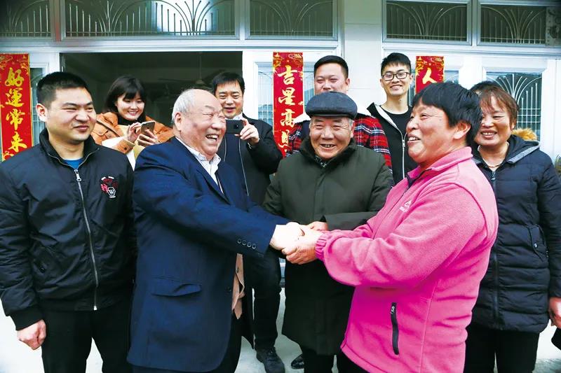 記者怎樣講好中國故事 ——由脫貧攻堅主題報道實踐引發的思考
