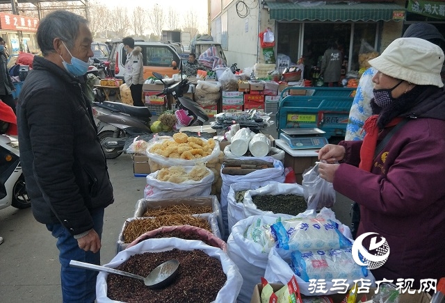春節將至年味濃 市民選購年貨忙