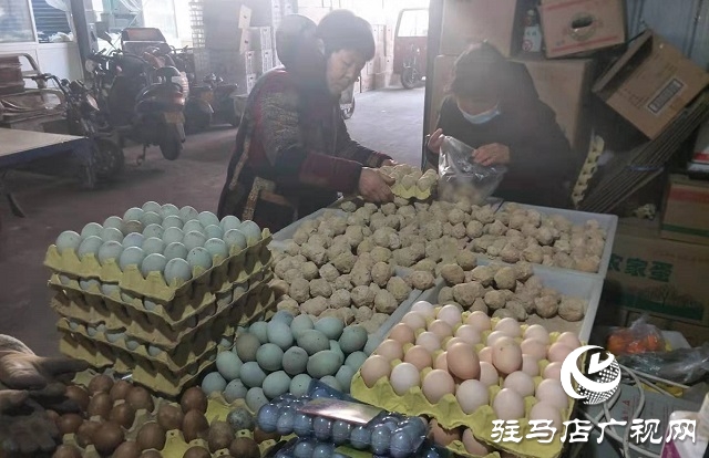 春節將至年味濃 市民選購年貨忙