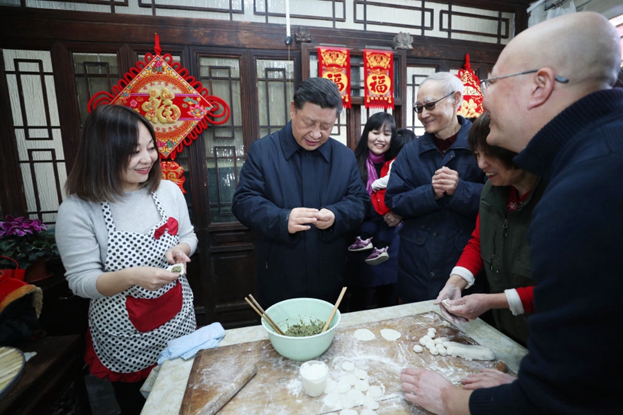 習近平與人民在一起的春節暖心瞬間