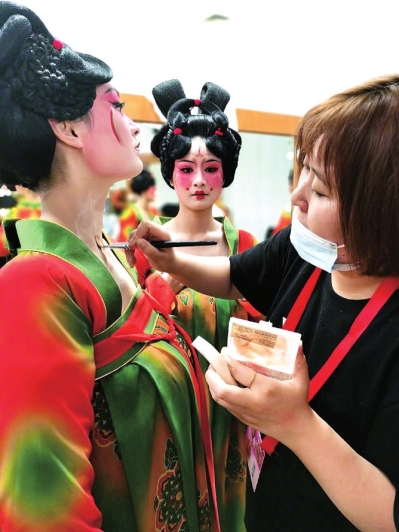 為啥河南春晚的《唐宮夜宴》能出圈？