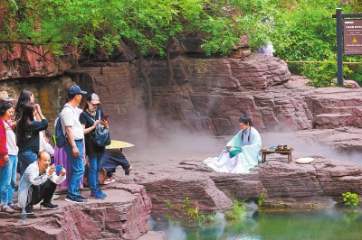 民俗國風潮 紅色旅游熱