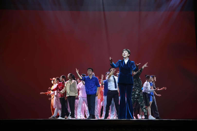 原創音舞詩畫劇《旗幟英雄》在京上演