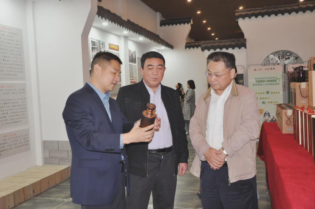 省農業農村廳領導蒞臨豫坡集團調研綠色食品發展