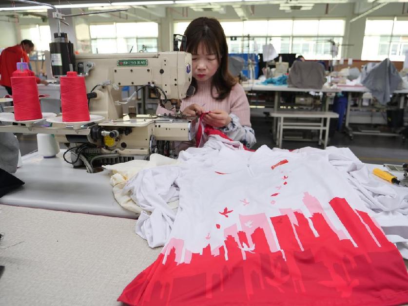 走近冬奧丨 “刀槍不入”的冬奧比賽服是怎樣煉成的？