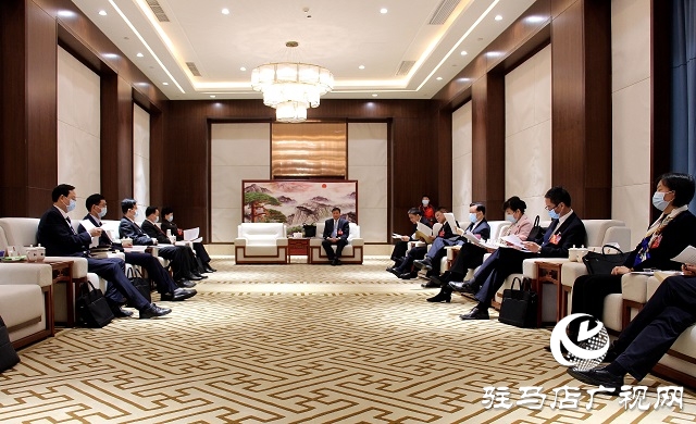 駐馬店市政協四屆六十三次主席會議召開