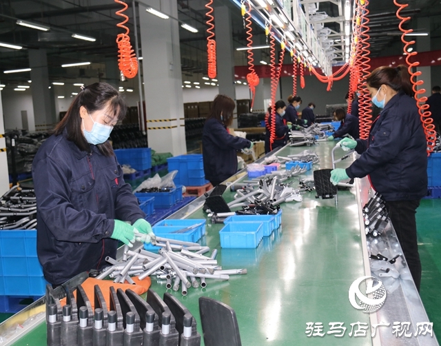 駐馬店市政協副主席張銀良與優秀企業家一行參觀泰康陽光項目