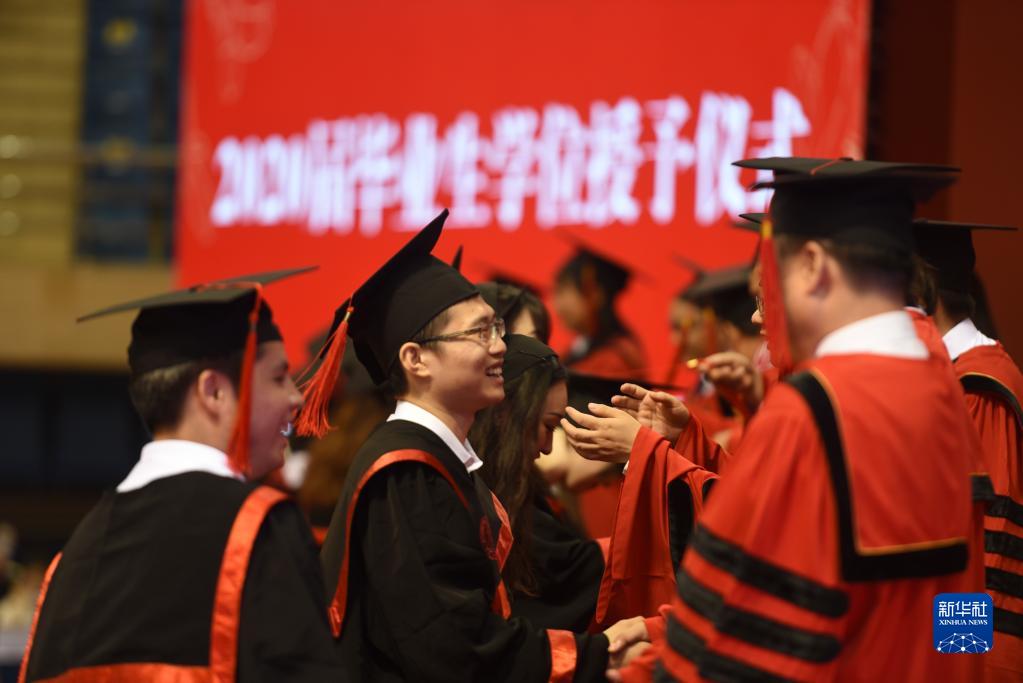 以青春之我，貢獻偉大時代——寫在慶祝中國共產主義青年團成立100周年大會召開之際
