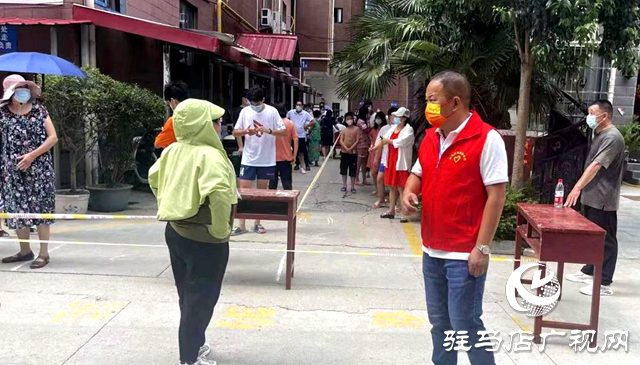 經濟開發區金山辦事處翟莊社區黨員志愿者：積極開展疫情防控 確保居民生命安全