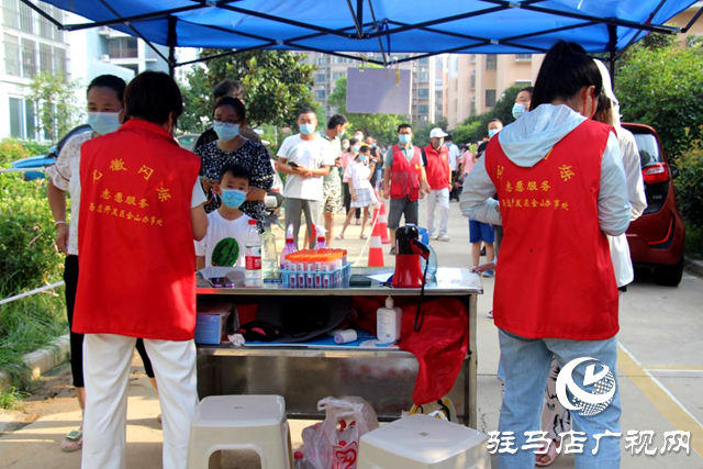 經濟開發區金山辦事處翟莊社區黨員志愿者：積極開展疫情防控 確保居民生命安全