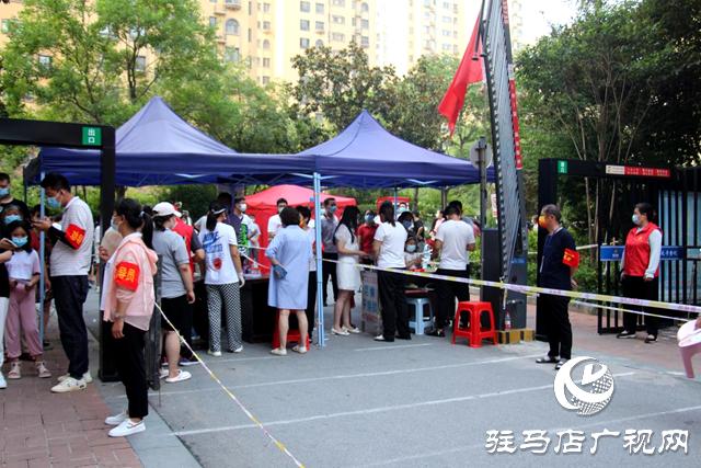 經濟開發區金山辦事處翟莊社區黨員志愿者：積極開展疫情防控 確保居民生命安全