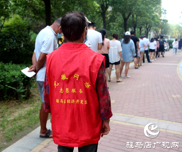 經濟開發區金山辦事處翟莊社區黨員志愿者：積極開展疫情防控 確保居民生命安全