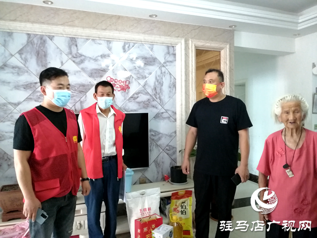 經濟開發區翟莊居委會開展“八一”建軍節走訪慰問活動