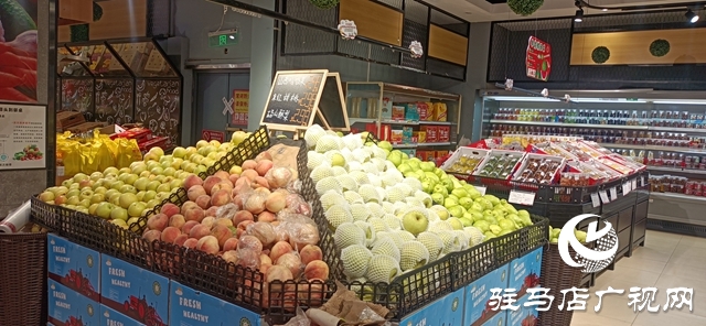 駐馬店：抗擊疫情 超市保供“不打烊”