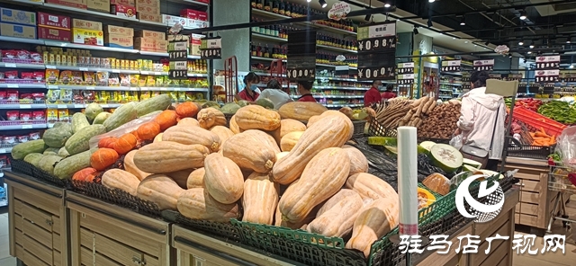 駐馬店：抗擊疫情 超市保供“不打烊”