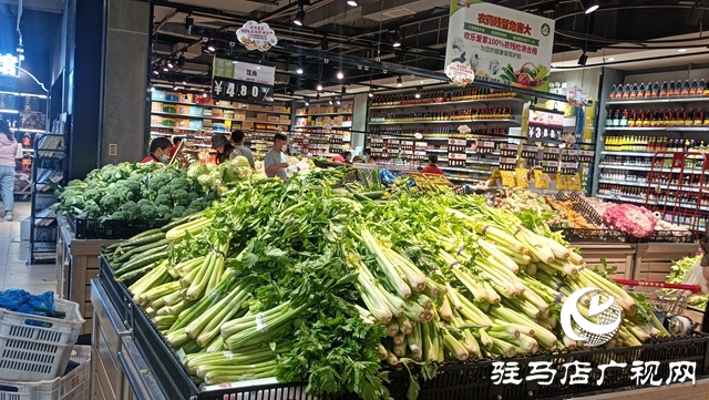 駐馬店：抗擊疫情 超市保供“不打烊”