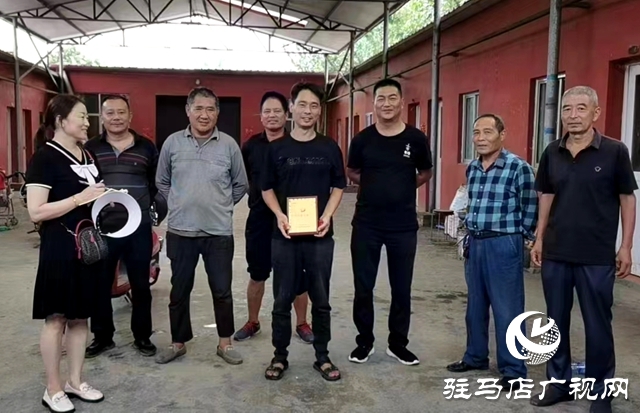  愛心捐助 情暖故鄉