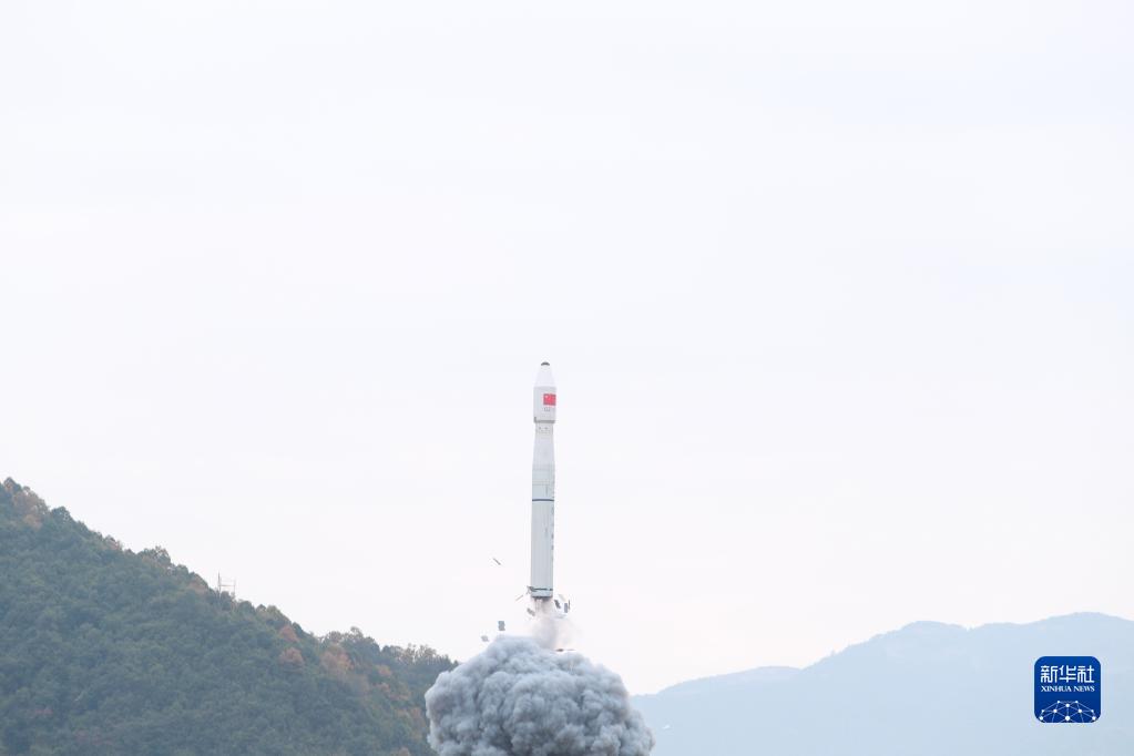 我國成功發射試驗二十一號衛星