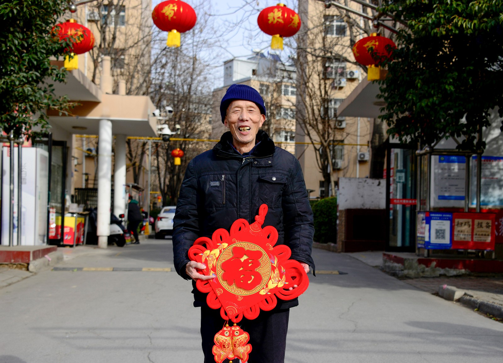 新春走基層丨新年來張全家福吧！攝影志愿者用光影為村民留住煙火年年