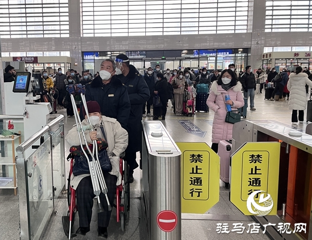 駐馬店車務段：迎戰節后客流高峰 溫馨服務出行乘客