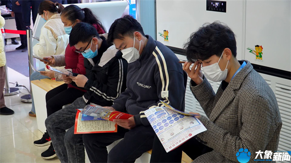  信陽：好工作就在家門口，百余名企數千崗位“職”等你來