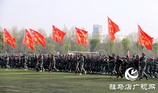駐馬店職業技術學院舉行2022級新生軍訓匯報表演暨表彰大會