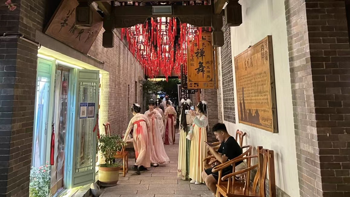 “花樣”消費④丨“豫”夜愈美麗 “夜經濟”點燃河南發展新活力