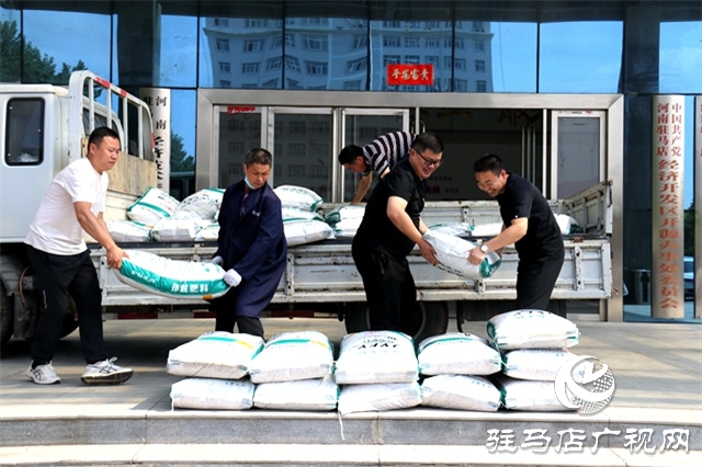 免費發放肥料種子，暖心助力鄉村振興