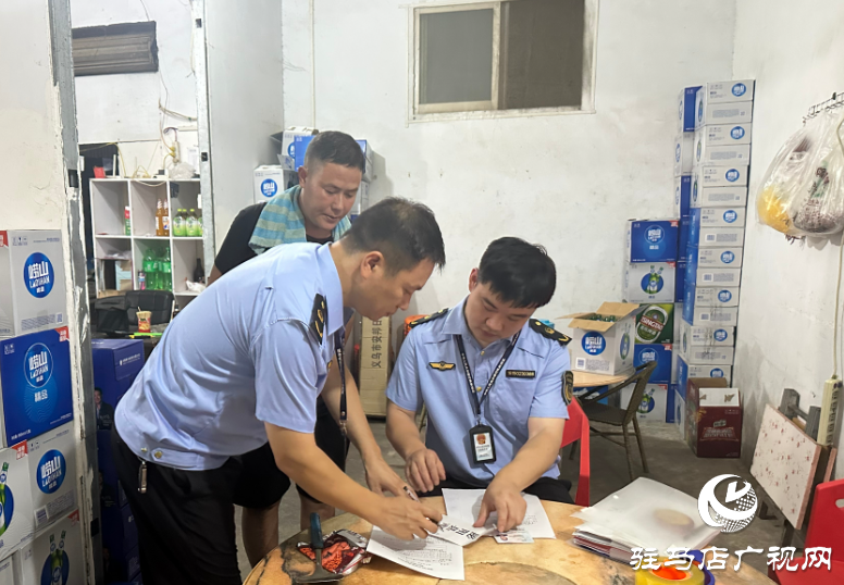 泌陽縣郭集鎮市場監管所開展夜市檢查，守護人間“煙火氣”