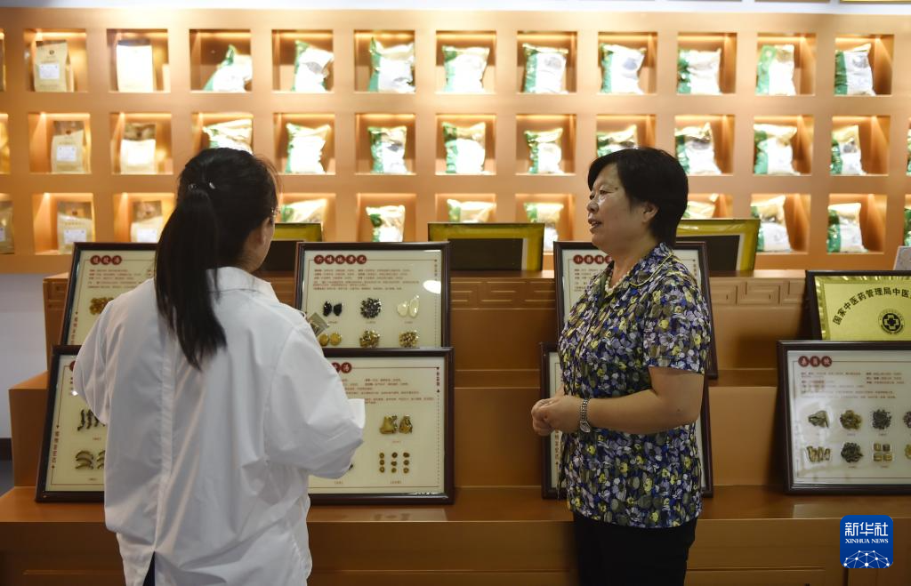 走進技藝傳習館 感受中藥材加工