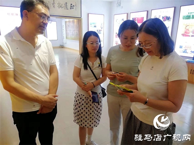 省農科院專家到正道油業調研適合機械化收獲芝麻新品種