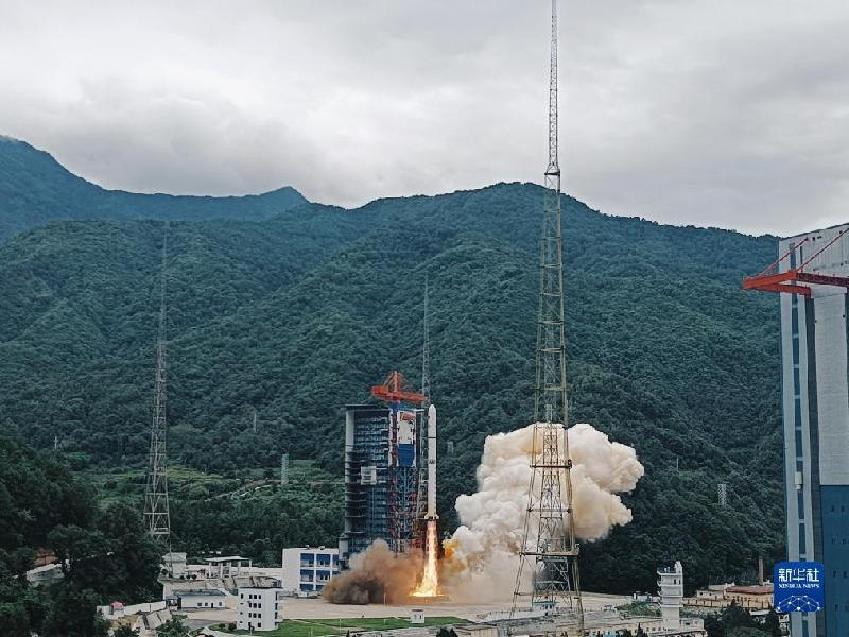 “一箭三星”！長二丁成功發射遙感三十九號衛星