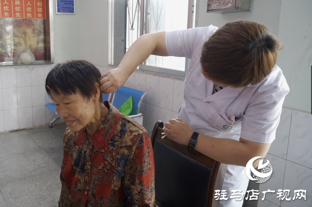 駐馬店市紅十字協會攜手武漢亞洲心臟病醫院、駐馬店廣濟醫院心臟中心專家深入泌陽縣賒灣鎮送健康