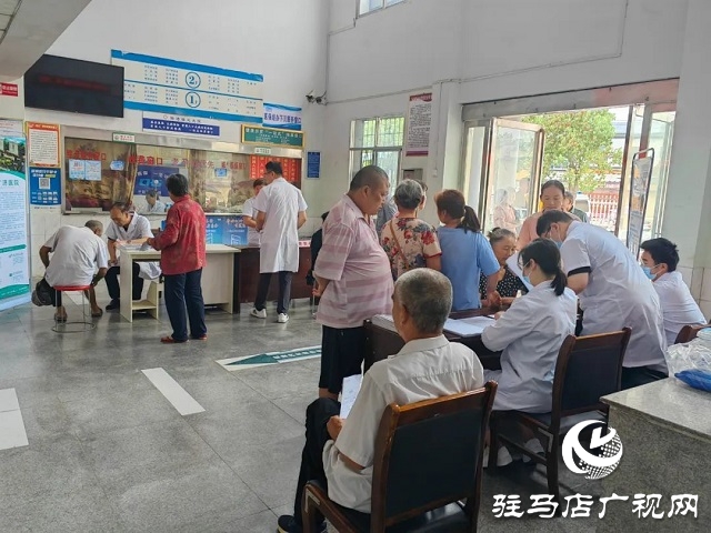  駐馬店市紅十字協會攜手武漢亞洲心臟病醫院、駐馬店廣濟醫院心臟中心專家深入泌陽縣賒灣鎮送健康