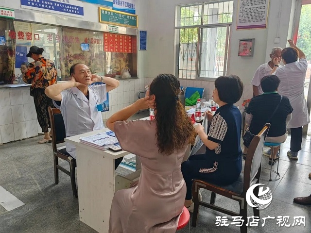  駐馬店市紅十字協會攜手武漢亞洲心臟病醫院、駐馬店廣濟醫院心臟中心專家深入泌陽縣賒灣鎮送健康
