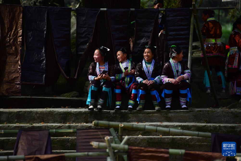 廣西苗族這件衣服，一做就是一年