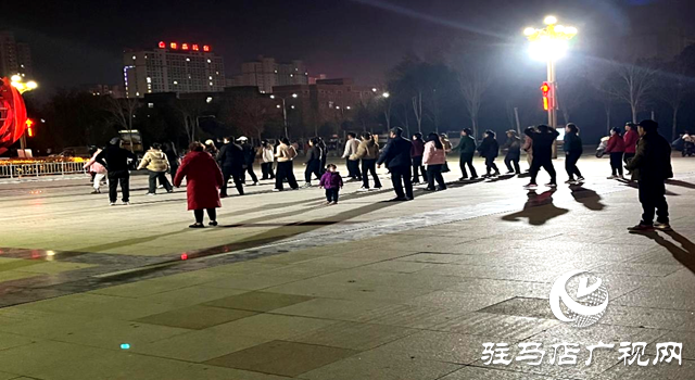 廣場噪音惹人煩，熱線辦協調解決