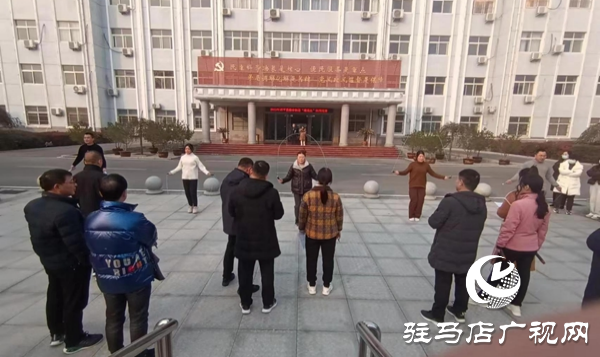 西平縣柏亭街道舉行跳繩比賽喜迎元旦佳節